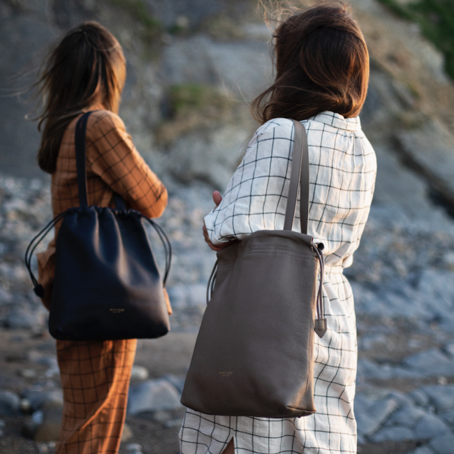 Descubre la elegancia y modernidad en la moda femenina: últimas tendencias en ropa de mujer