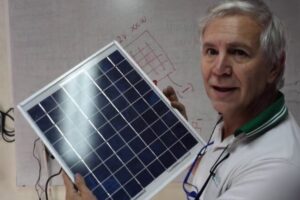 Panel Solar Óptimo para Cargar Batería de 12V